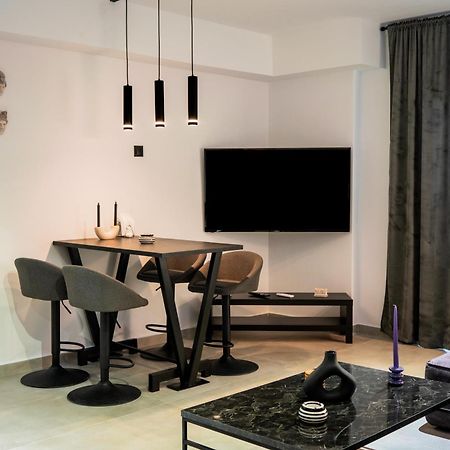 Апартаменты Essel Noir - A Hidden Gem With A Magnificent Acropolis View Афины Экстерьер фото