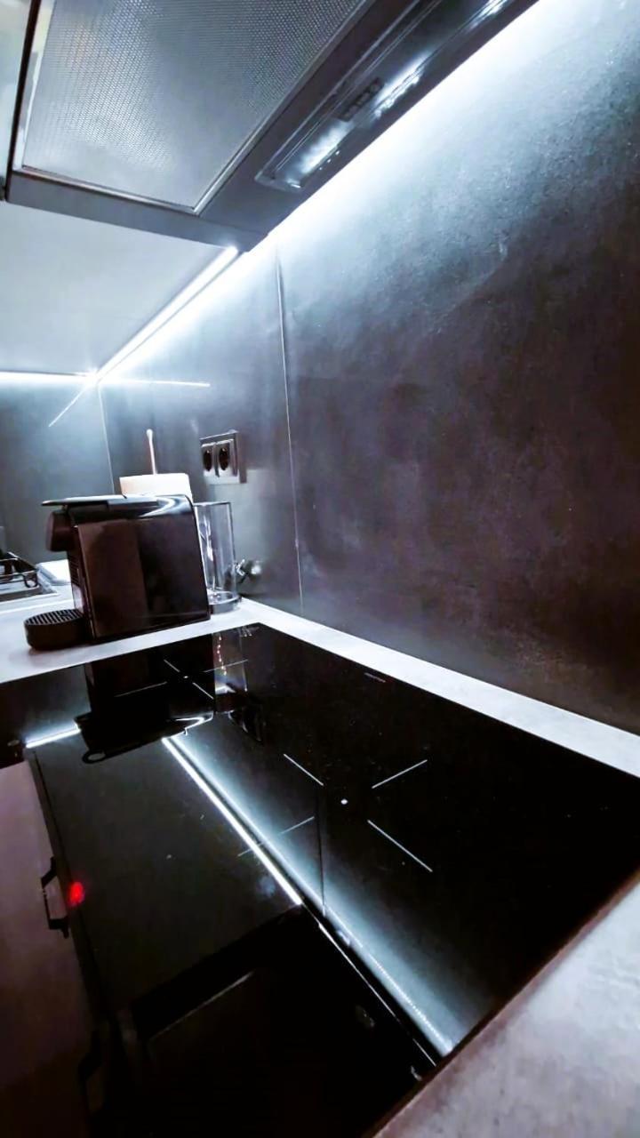 Апартаменты Essel Noir - A Hidden Gem With A Magnificent Acropolis View Афины Экстерьер фото