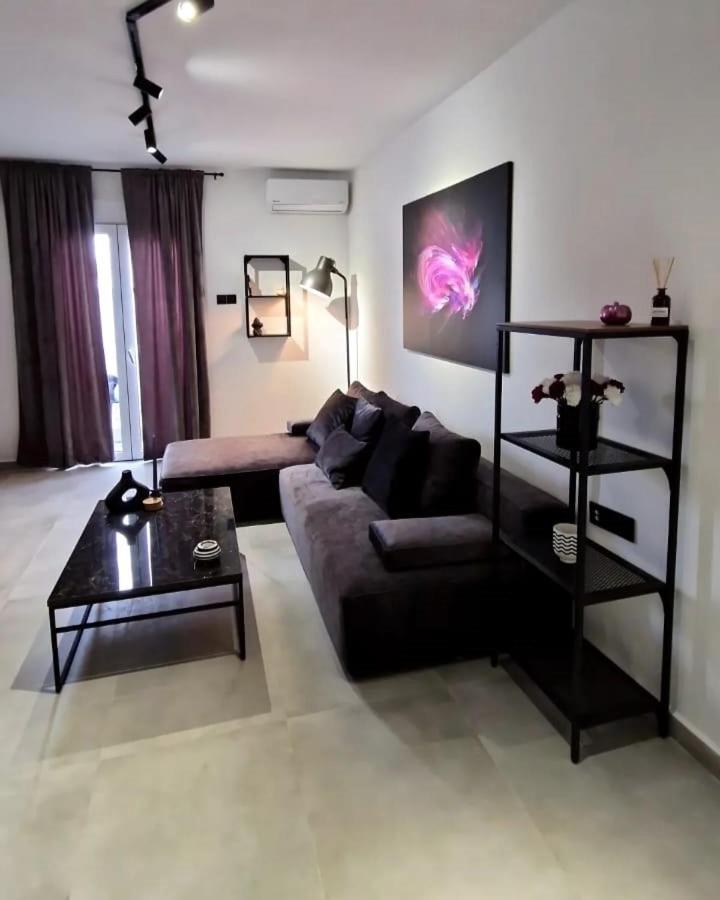 Апартаменты Essel Noir - A Hidden Gem With A Magnificent Acropolis View Афины Экстерьер фото